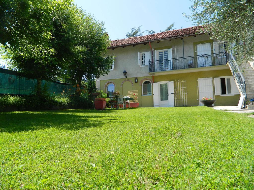 Casa Badinot Guest House Diano d'Alba Bilik gambar