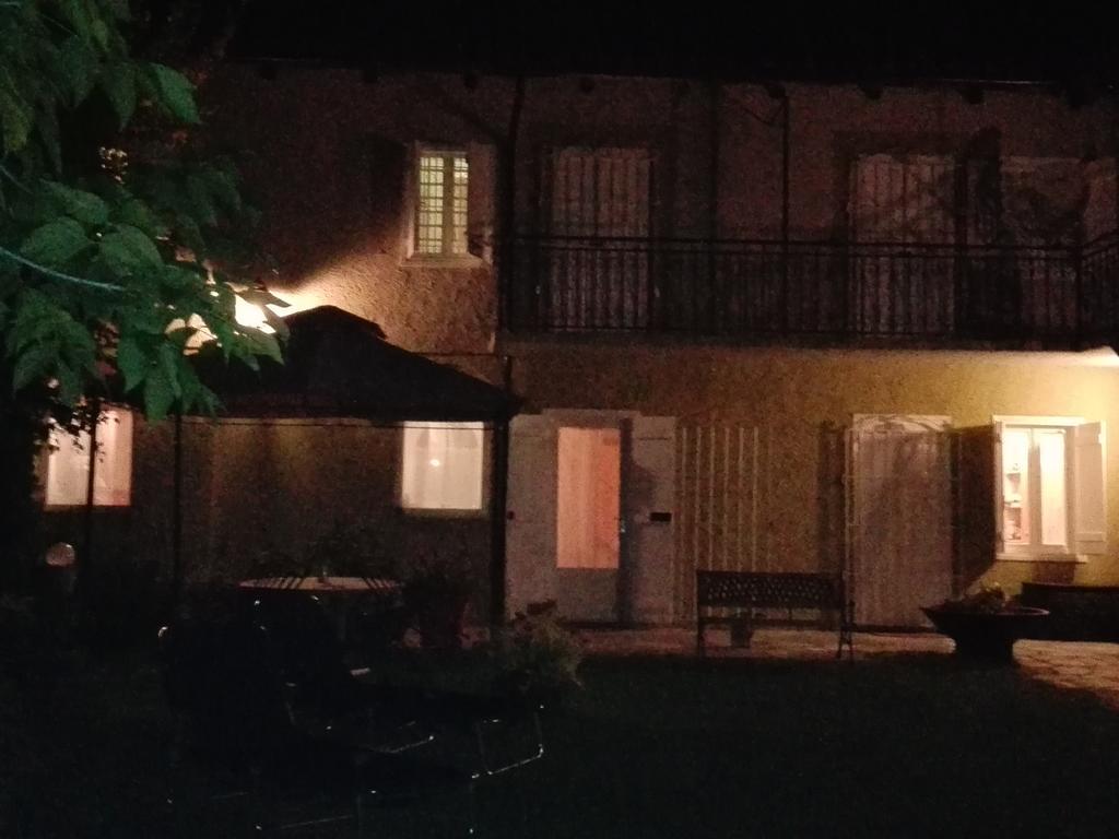 Casa Badinot Guest House Diano d'Alba Luaran gambar
